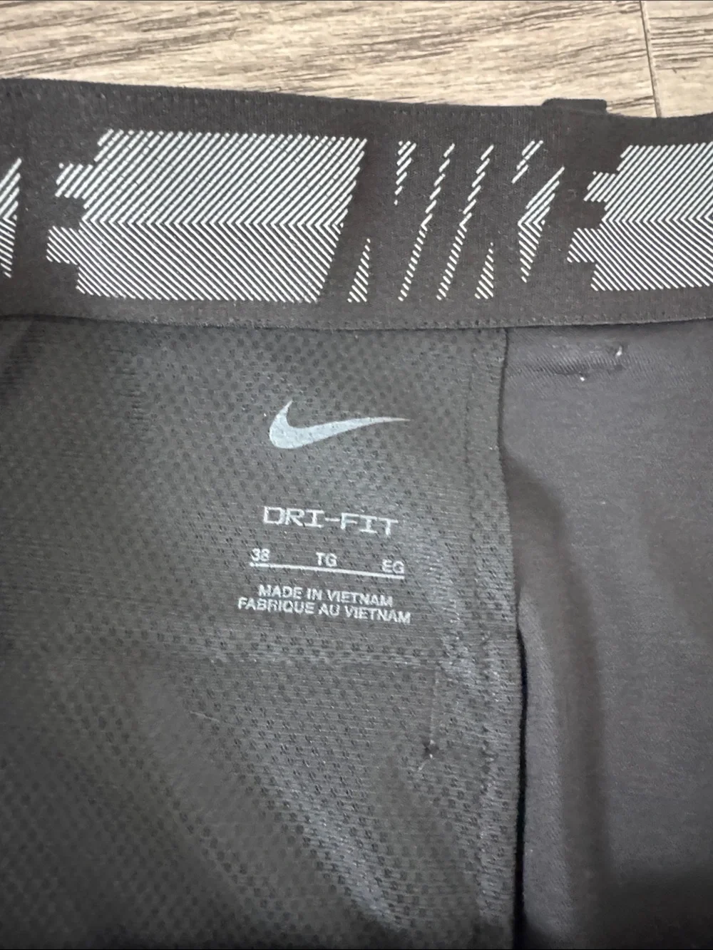 🌼NIKE🌼 Bundle Men's Dri Fit Golf Shorts in Bone & Black